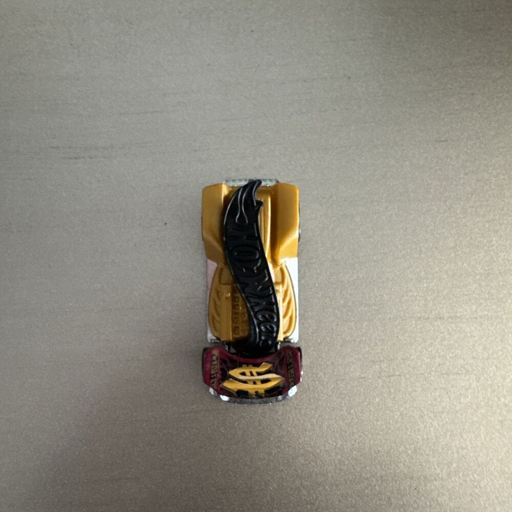 Hot Wheels Clip Rod GHB51 $ Gold Black Burgandy Loose Toy Car 2019 GHB51 Malaysi
